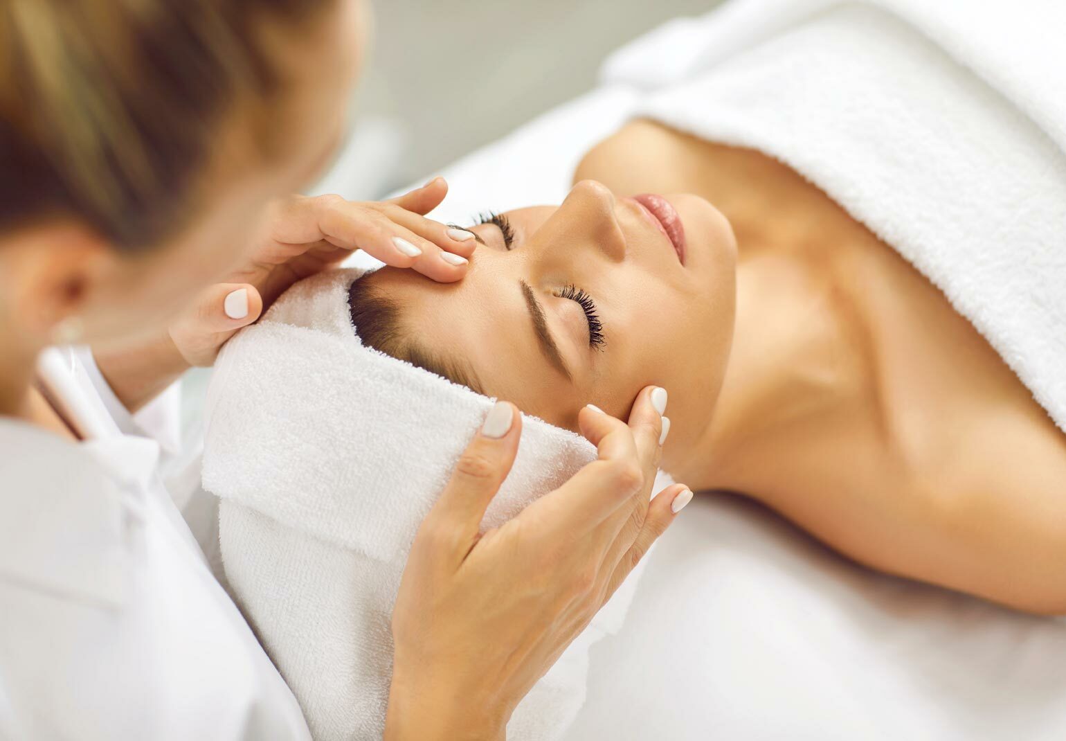 Cheias de Charme 37% off Collagen Radio Frequency Facial Treatment