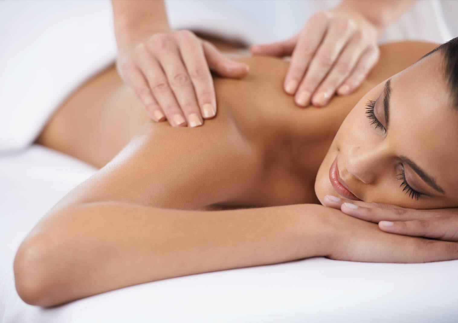 Cheias de Charme 50% off One Hour Full Body Massage