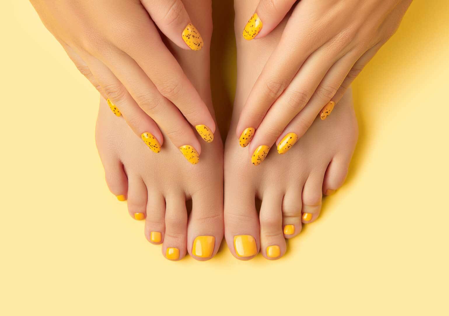 Cheias de Charme 36% off Full Deluxe Pedicure or Gelish Manicure Shape & Polish