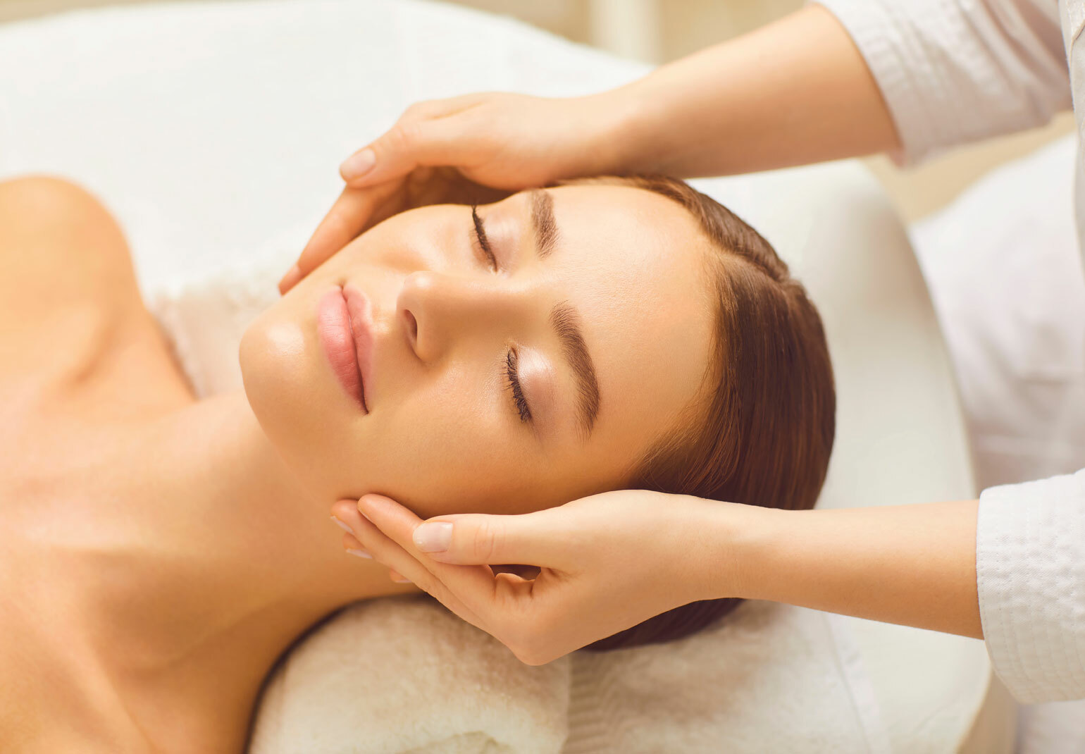 Cheias de Charme 37% off Collagen Radio Frequency Facial Treatment