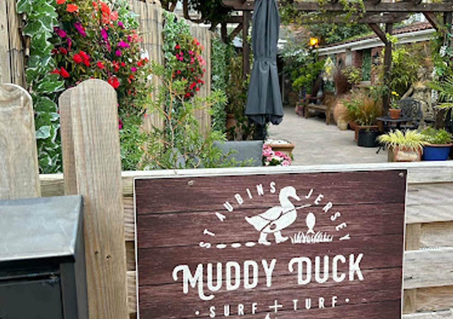 Muddy Duck 28% off Two Main Courses and a Drink Each