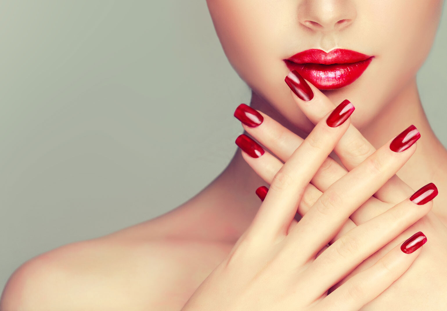 Cheias de Charme 36% off Gelish Manicure Shape & Polish