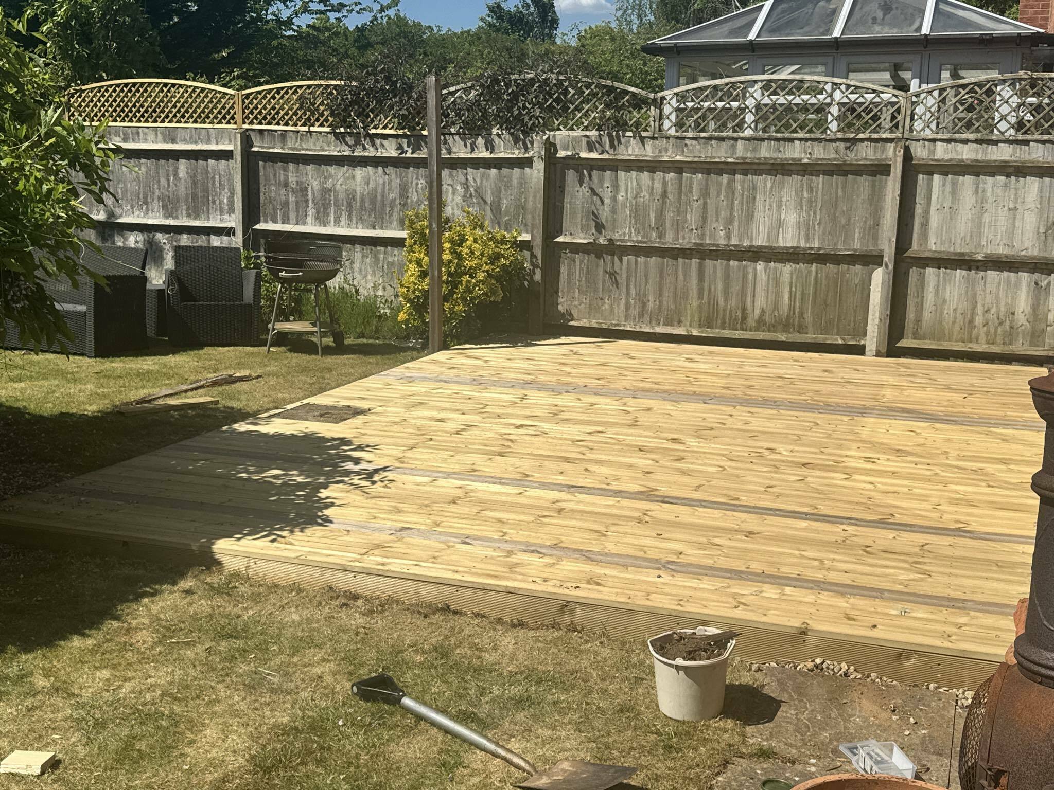 Ant & Decks