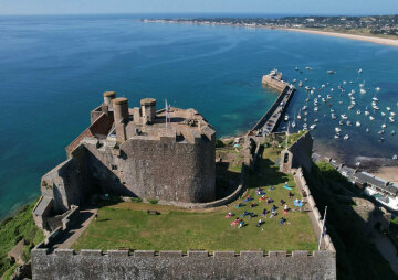 Pilates with Kalimukti at Mont Orgueil Castle