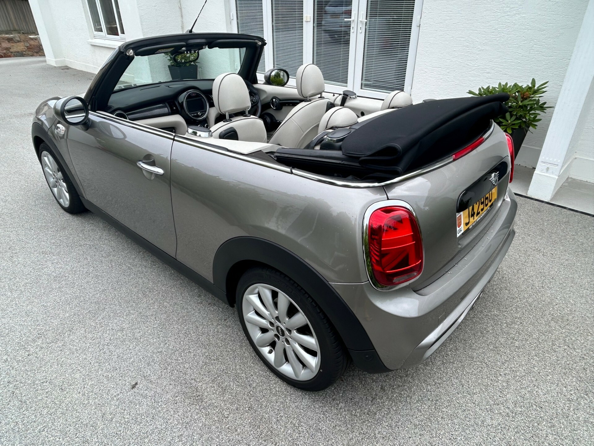 MINI COOPER S CONVERTIBLE - Jersey - Cars - Motoring - Jersey Insight